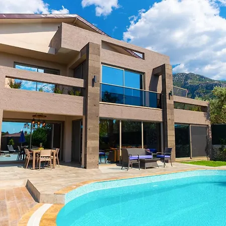 Вилла Sleeps 6 Pool Air Con Wifi *
