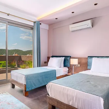 Sleeps 6 Pool Air Con Wifi