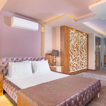 Sleeps 6 Pool Air Con Wifi *