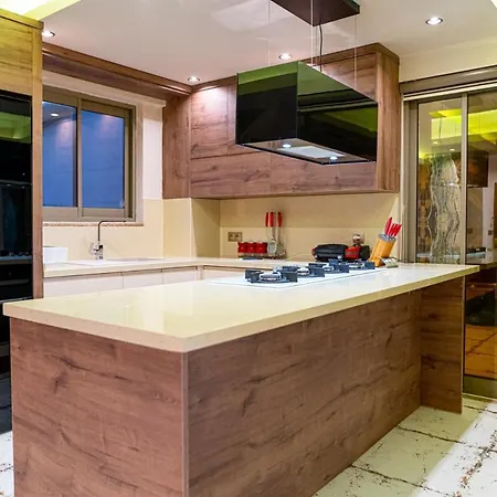 Sleeps 6 Pool Air Con Wifi Villa
